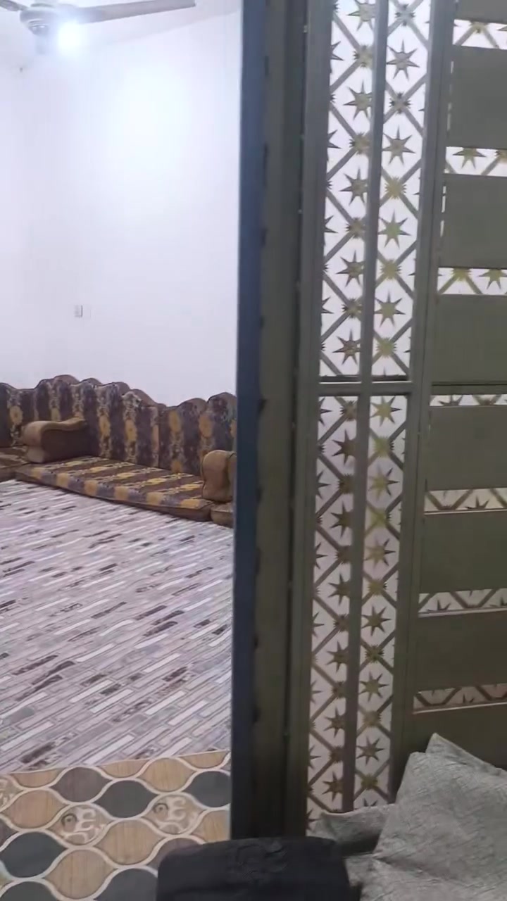 بيت ١٠٠متر بناء حديث زراعي ينباع هوه الاثاث يصلح حسينية قريب عله طريق الزوار العنوان كربلاء كنطره السلام شارع المدرسي السعر ٧٥مليون وليه مجال قليل ***********

