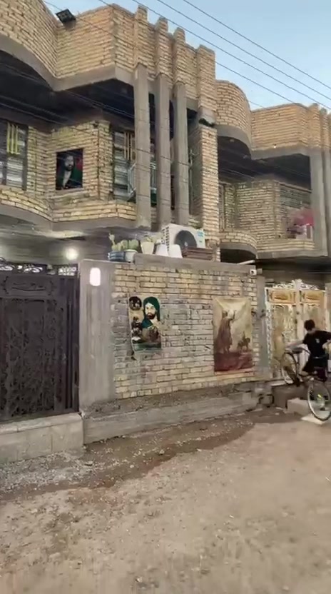 سلام عليكم
بيت للبيع رئاسة شارع عشرين نهايتة زراعي بيت عالي عن شارع طابقين طابق الاول استقبال وصالة وغرفة نوم ومطبخ حار ومطبخ بارد ودرج دائري وطابق ثاني غرفتين نوم وطابق ثالث بيتونة وسطحين بيت بناء حديث***********
