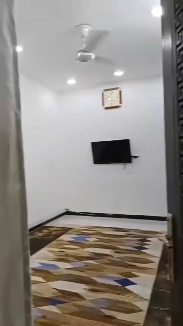 دار للبيع • ١٠٠م • طابقين ونص