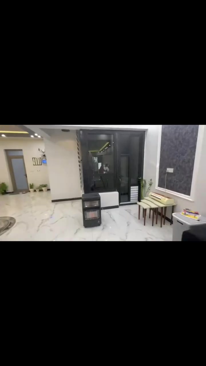 دار مؤثث vip للبيع 285 متر ثلاث وحدات سكنيه تفاصيل الدار داخل الفيديو وبسعر مناسب جدا سعر المتر مليونيين و٧٥٠ للاستفسار الاتصال ***********
