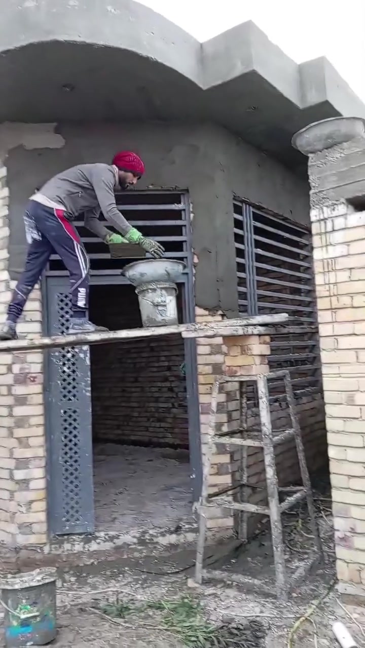 @شرطنه الاول نضافه العمل خلفه لبخ شغل درجة أولى وشرط نضافه واسعار مناسبه تكنيد مصاطر اسمنت وجص واجهيات خشن وناعم وبخدمتكم وشرطنه الاول نضافه العمل خابرني وتبشر ***********
