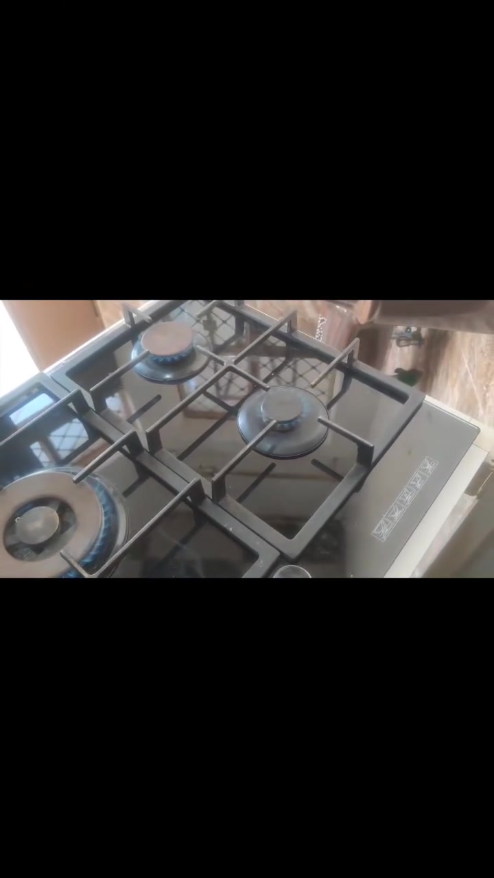 طباخ بلازمه لبيع ويه كاونتر
نضيف وشغال رقم الهاتف***********

