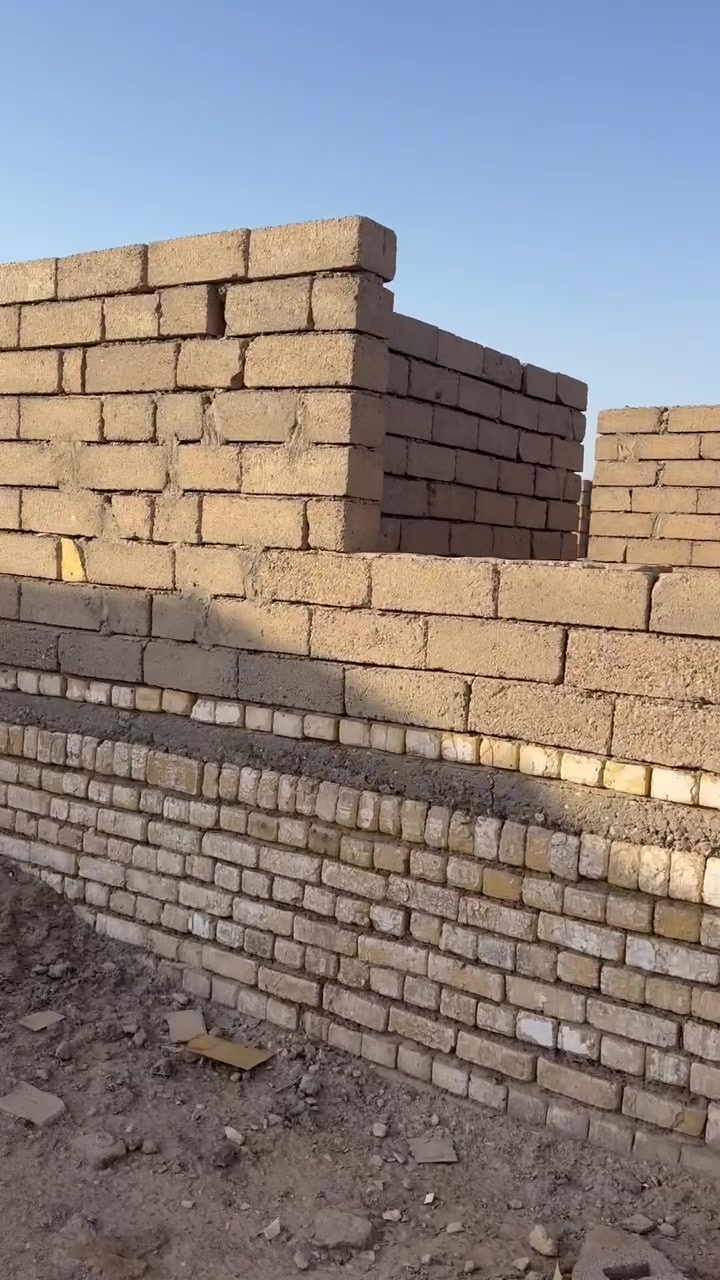 هيكل زراعي مساحه ١٠٠ م
عنوان ناصريه سديناويه حي الحسين قرب مجمع بشير 
خدمات ماي ومجاري وكهرباء 
شارع ١٠ م 
سعر ٩ مليون وبيه مجال 
***********
