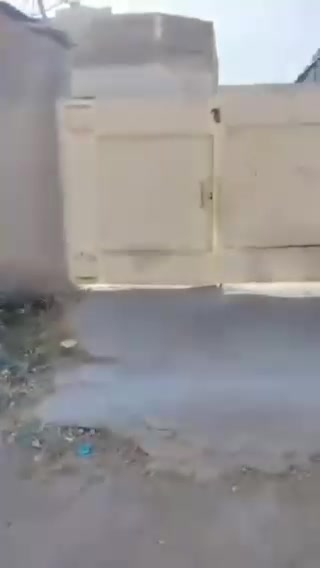 بيت للبيع في  مجمع الاحسان السكني
المساحة ٣٠٠ متر
المربع الثاني 
 ارجو اتصل على الرقم
 
***********
