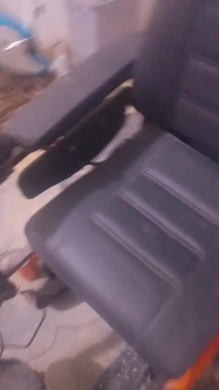 عربانه كرسي متحرك كهربائي شغال بس يرادله باتري السعر 350 الف وبيه مجال العنوان النجف حي ميسان *********** واتساب
