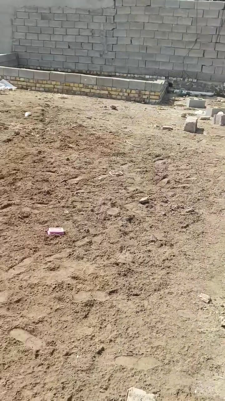 السلام عليكم قطعة ارض للبيع يم البحيرات على طريق المشايه المساحه 120 قطعه ركه العرض 10 الطول 12  الاستفسار على هذا الرقم ***********
