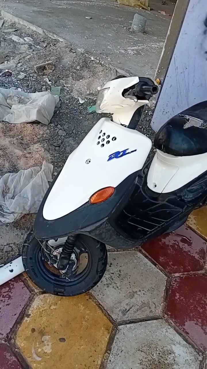السلام عليكم دراجه بيجي البيع مفتوحه مره وحده عوزه باتري دراجه شغاله  السعر 325 ام العصافير ***********
