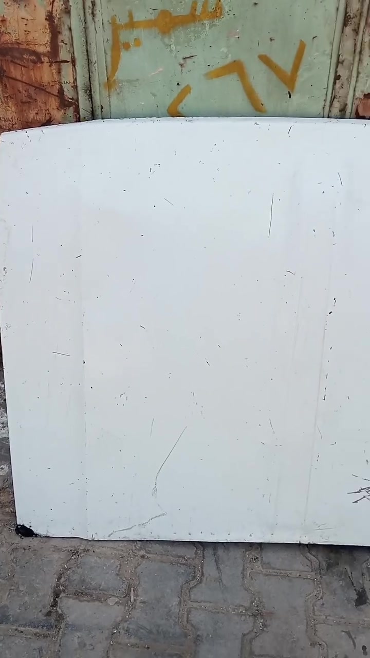 اغراض بيكب تيوتا80 و85 للبيع بغداد ساحة الطيران اسفل تانكي الماء ***********
