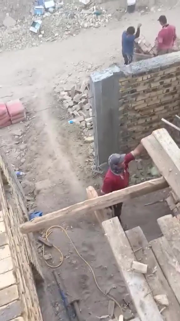 ونج نحاله سريع لتصعيد جميع مواد البناء وبأسعار مناسبة والتزام بالمواعيد المكان بابل إتصل ***********
