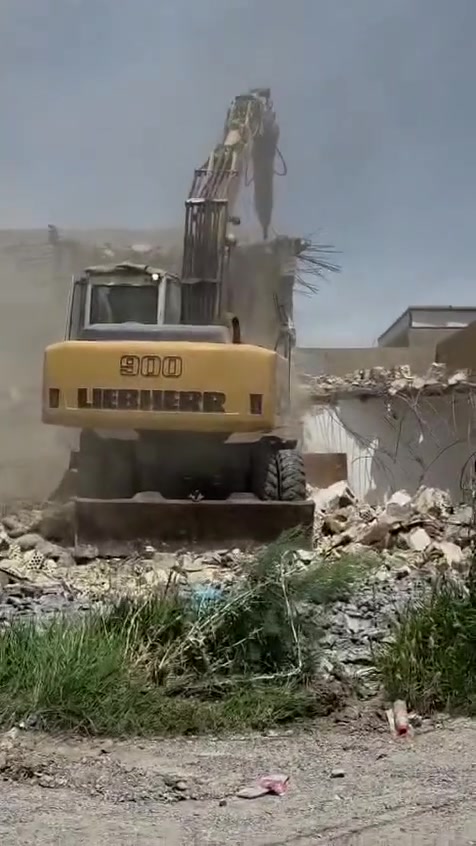 تفليش الدور والمباني القديمة وقطع البيوت  بموادها يعني ما اخذ فلوس بس المواد في ديالى :‏‪***********‬‏
