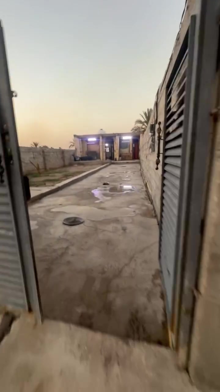 السلام عليكم متوفر منزل للبيع جميع الخدمات مساحة  البناء 280  مساحة الارض 500  العنوان بغداد الدورة البعيثة قرب شيخ زوين    
للتفاصيل اكثر اتصل على الرقم الموجود 
***********
