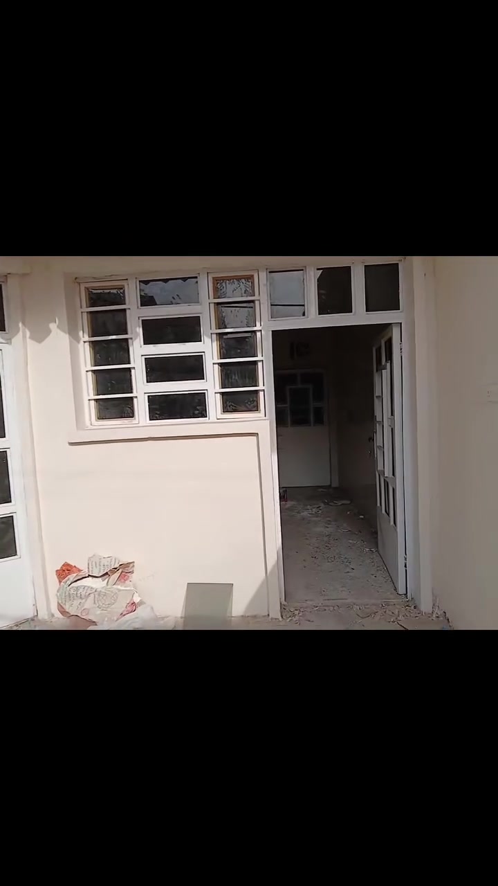 سلام عليكم بيت لبيع ١٦٠م يتكون كراج وحديقه مطبخ واستقبال كبير ومطبخ حولي و ٣غرف كبيره وصحيات الموقع الفحامه قرب الجزيره سياحيه شارع القوي العزيز الحجز والستفسار ***********
