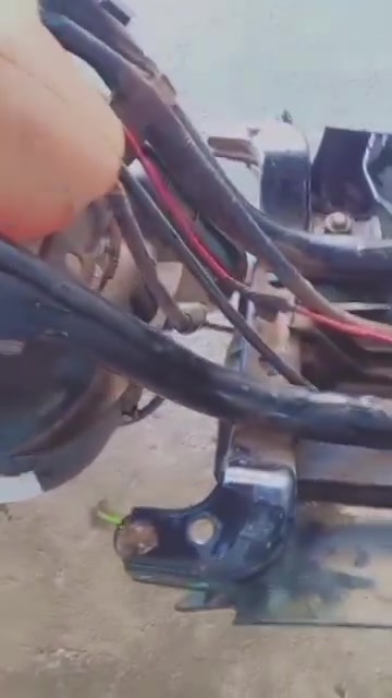سلام عليكم ماطور البيع شرط شلصي و مكينه معمره ريمن سعر 150بي مجال قليل هذ رقم ***********بي وتساب

نص مكتوب في الصور:
- 100L
- Fiac
- AIR COMPRESSORS