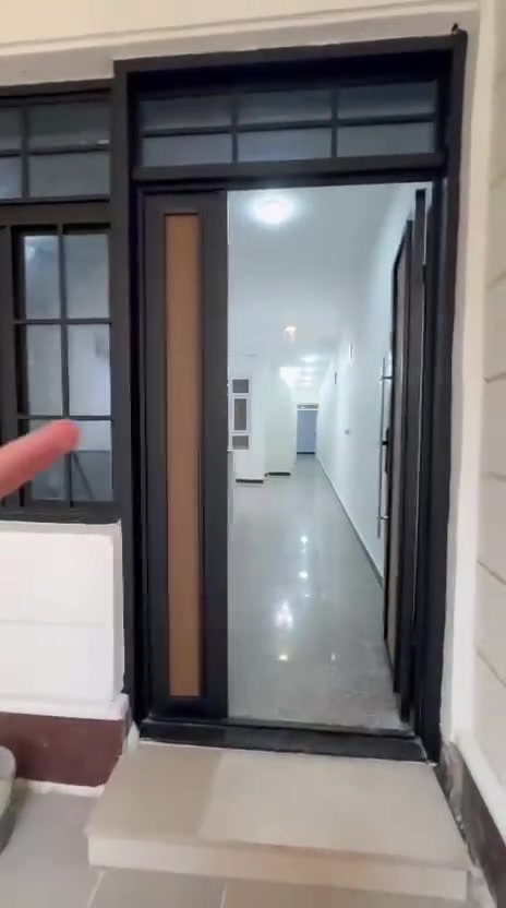 رمز البحث 450
🏠 شقة للإيجار – حي المتنبي

📍 خلف ماكس مول  
🔹 الطابق الأرضي  
🔹 المساحة: 120 متر  
🔹 غرفتين نوم  
🔹 صالة  
🔹 مطبخ  
🔹 خدمات  
🔹 سبالت ومراوح  

💰 الإيجار: 900$ شهرياً شامل 24 س كهرباء 

📞 للاستفسار والحجز راسلنا
*********** واتساب

