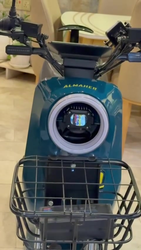 السلام عليكم دراجه R9 نضافه مثل مموضح كلش نضيفه وستخدام قليل دراجه فقط بطاريات تعبانه
***********🌿🤍
