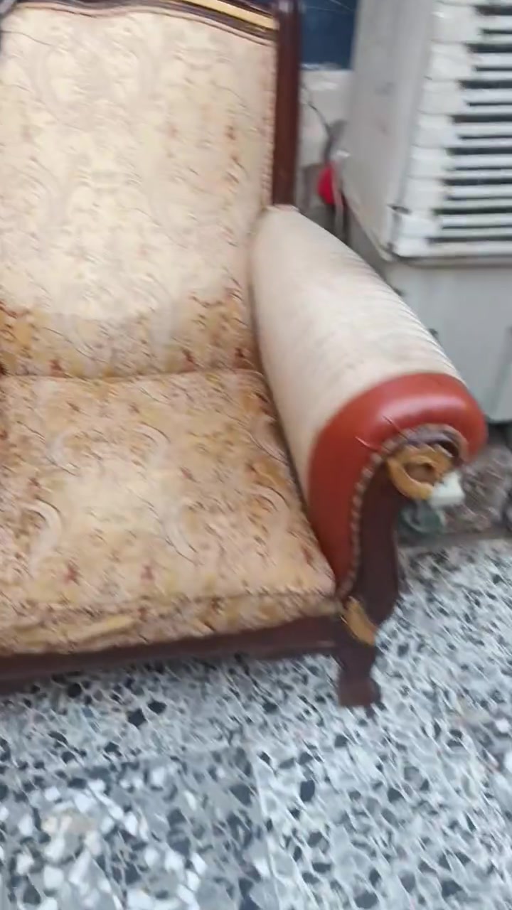 تخم ملكي 👑 نضيف للبيع بقداد المعامل السعر 120
***********
