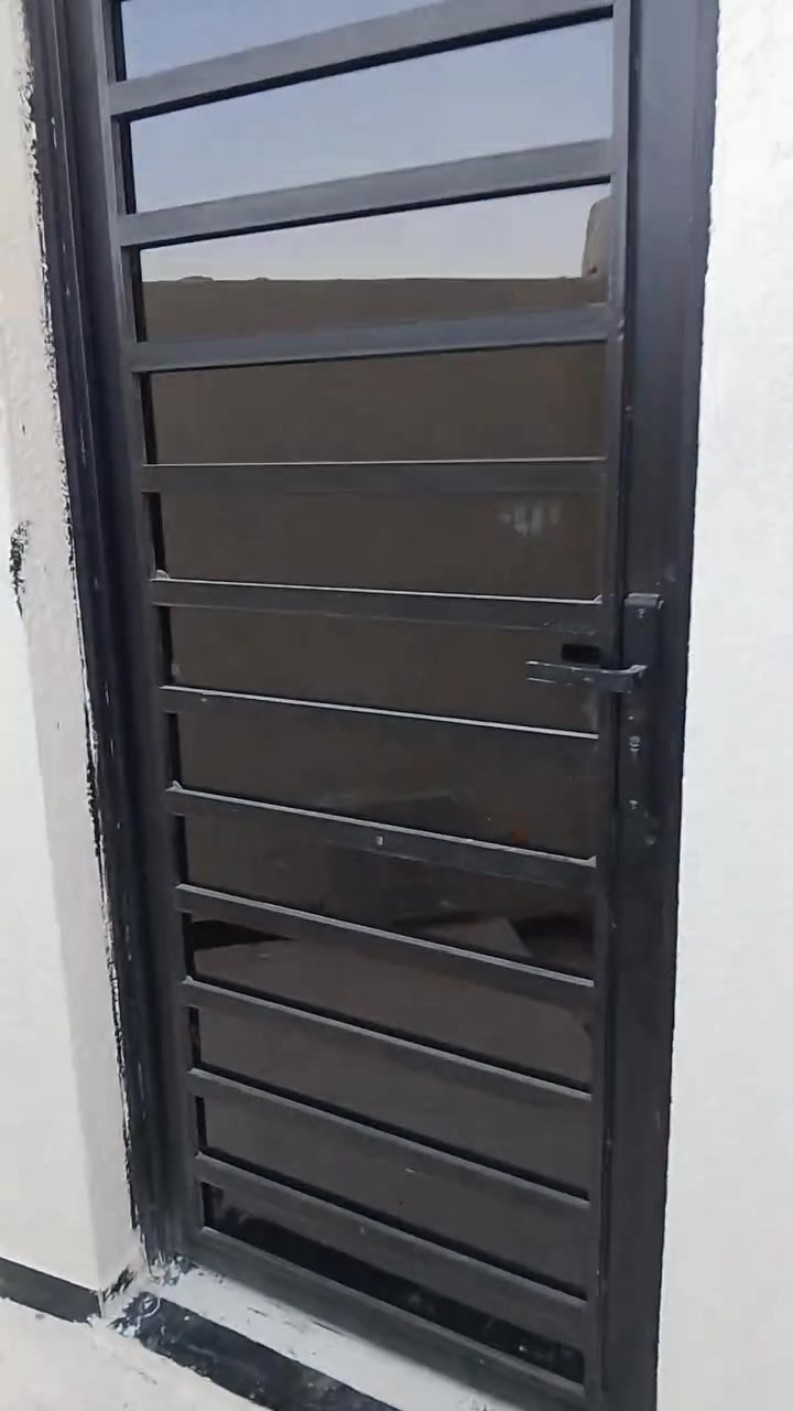 مشتمل للبيع شارع حسينة بيت جليب الصب نهاية الشارع مساحة 100 م بناء طابوق غرفة نوم واحدة مع مطبخ مع استقبال مع صحيات السعر 32 الاتصال ***********
