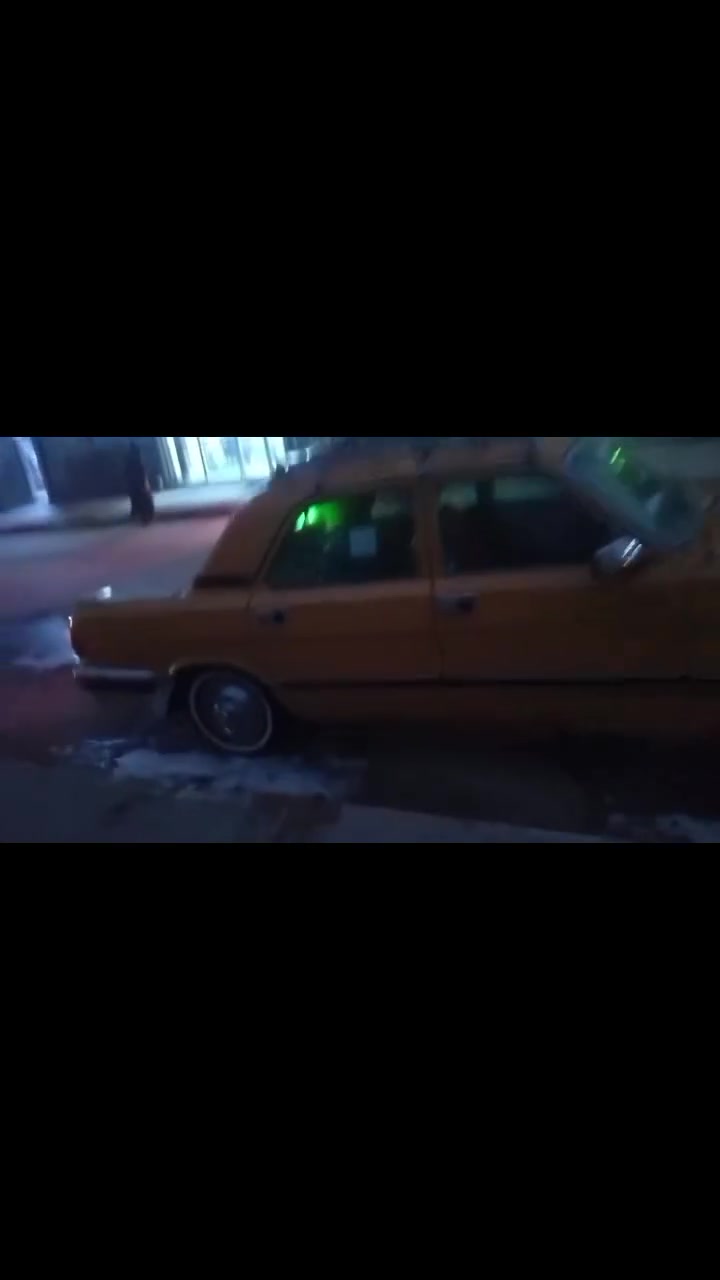 فولكه • سيدان • جلد ابيض