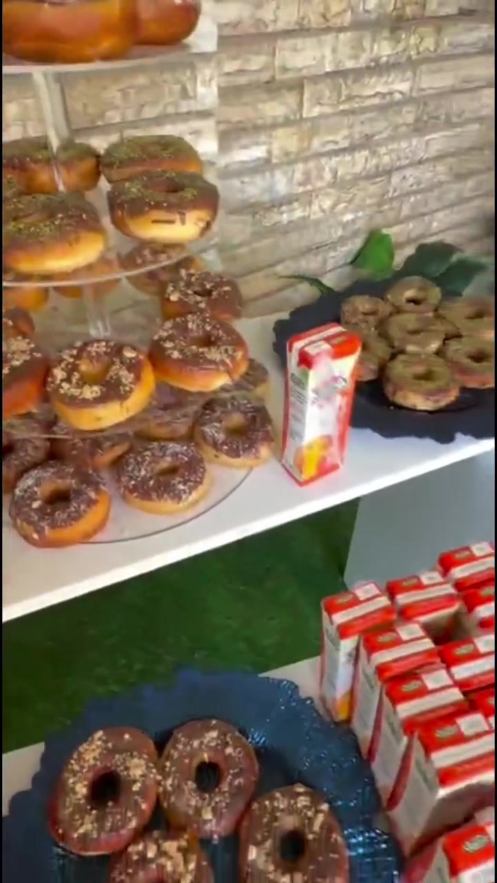 مع إشراقة عامنا الدراسي الجديد، تفتح أبواب العلم واللعب المفيد في كوخ المرح🎈 ننتظر أبطالنا الصغار بشوق لنصنع معاً أحلى الذكريات. أهلاً بكم في بيتكم الثاني✨
