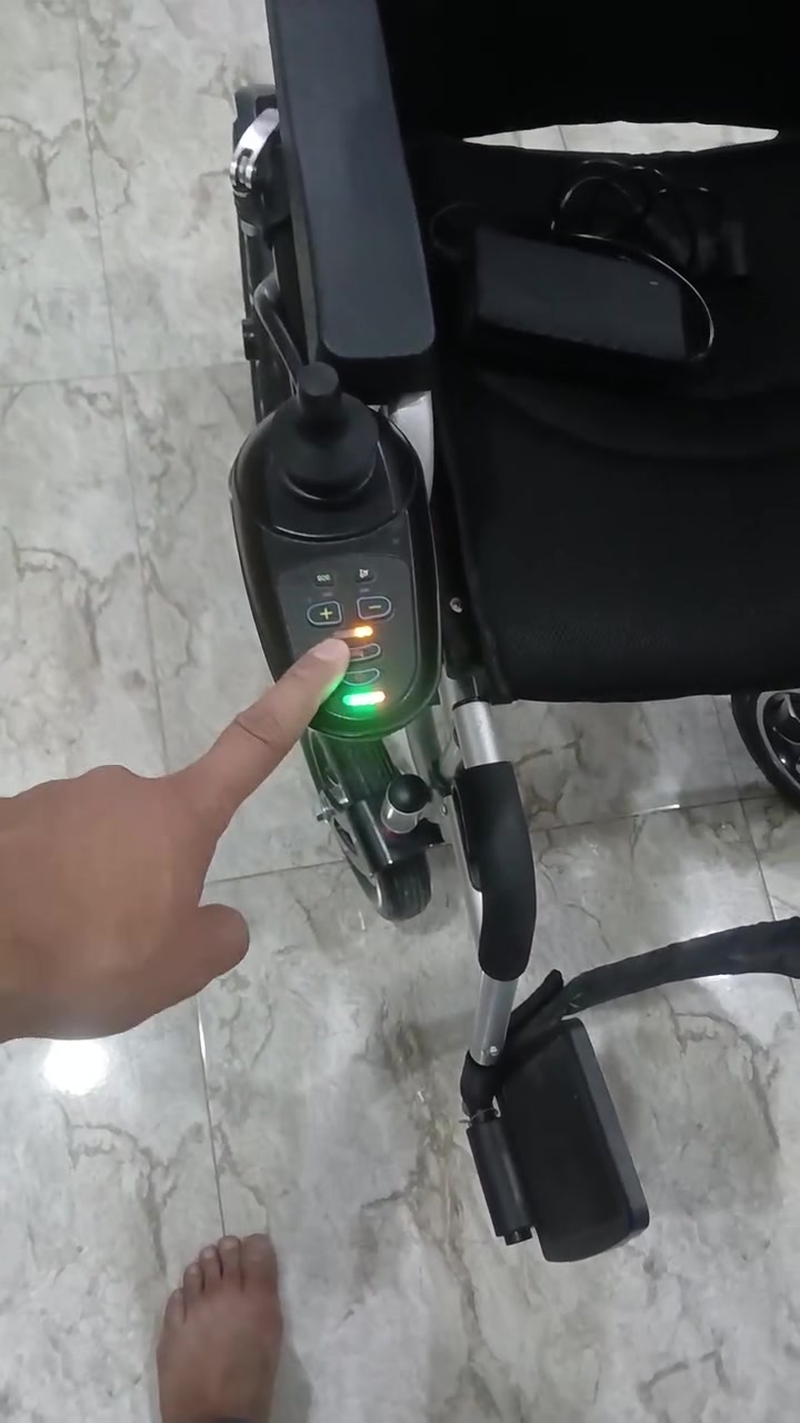 كراسي كهربائيه جديده مستعمله قليل جدا جددا سعره ٤٥٠الف الشراي يتصل بغداد ***********
