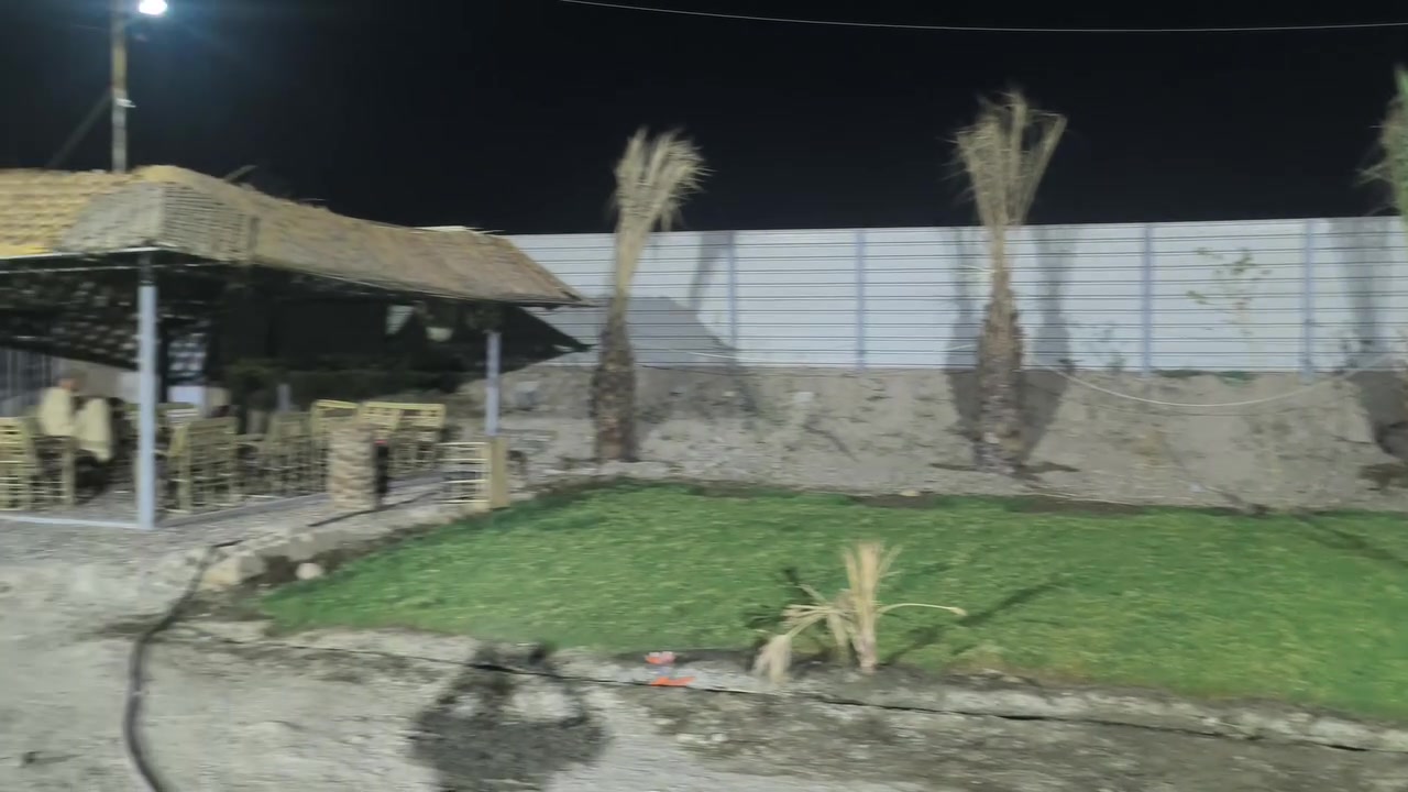فرصه استثماريه مزرعه استراحه  مع حقول تسمين عجول تتسع الى ٤٠٠ عجل مع مربط تسمين اغنام تحتوي مخازن اعلاف عدد اثنين ومربط خيول  وحقول اغنام وعجول  و ماء وكهرباء وتبليط وبئر احتياط للاستثمار تقع في بغداد اليوسفيه تبعد عن سريع الدورة ١٥ دقيقه للاستفسار ***********
