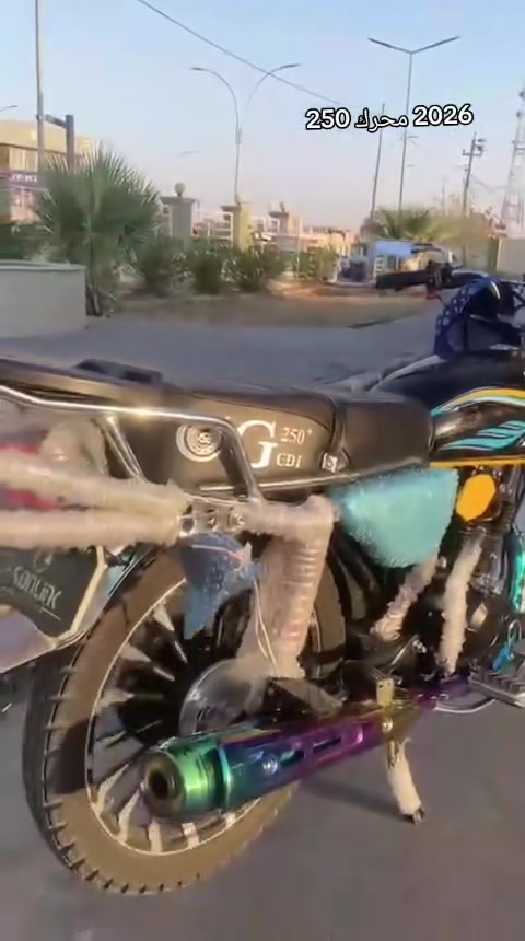 السلام عليكم دراجه موديل 26 سيفان للبيع محرك 250 ضاغطه وزنجيل تشغيل عن بعد نظافه 100% دراجه شوفه العين شرط كل شيء شغال  السعر مليون و 200 بها مجال شيء قليل الموشراي لا يخابر الرقم الهاتف فقط ***********
