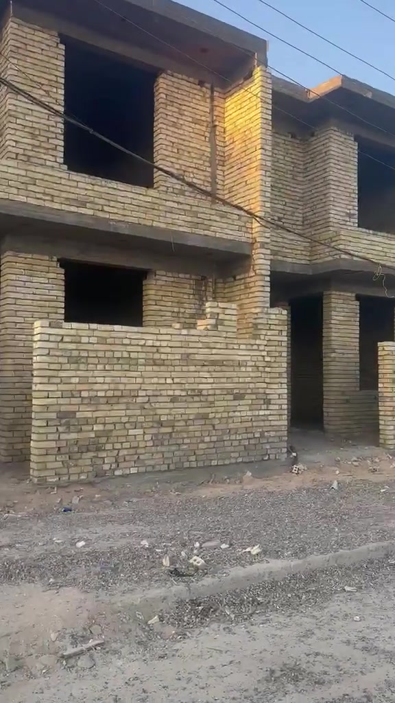 هيكل للبيع في حي 18
مساحة 75 م
طابقين
ركن شارع 15
وجه 7 م
بي 3 غرف نوم
***********
***********
