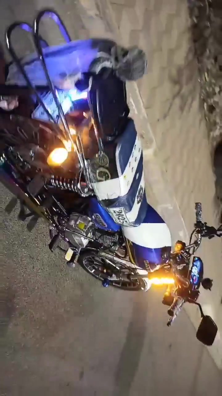 دراجه لبيع موديل 25 كفاله عامه جيب وياك فيتر وتعال افحص ماشية 5000 محرك 150 سعر 950 وبيه مجال 
جماعت 850 لا تخابرني هذا رقمي لي يريدة يخابرني ***********
