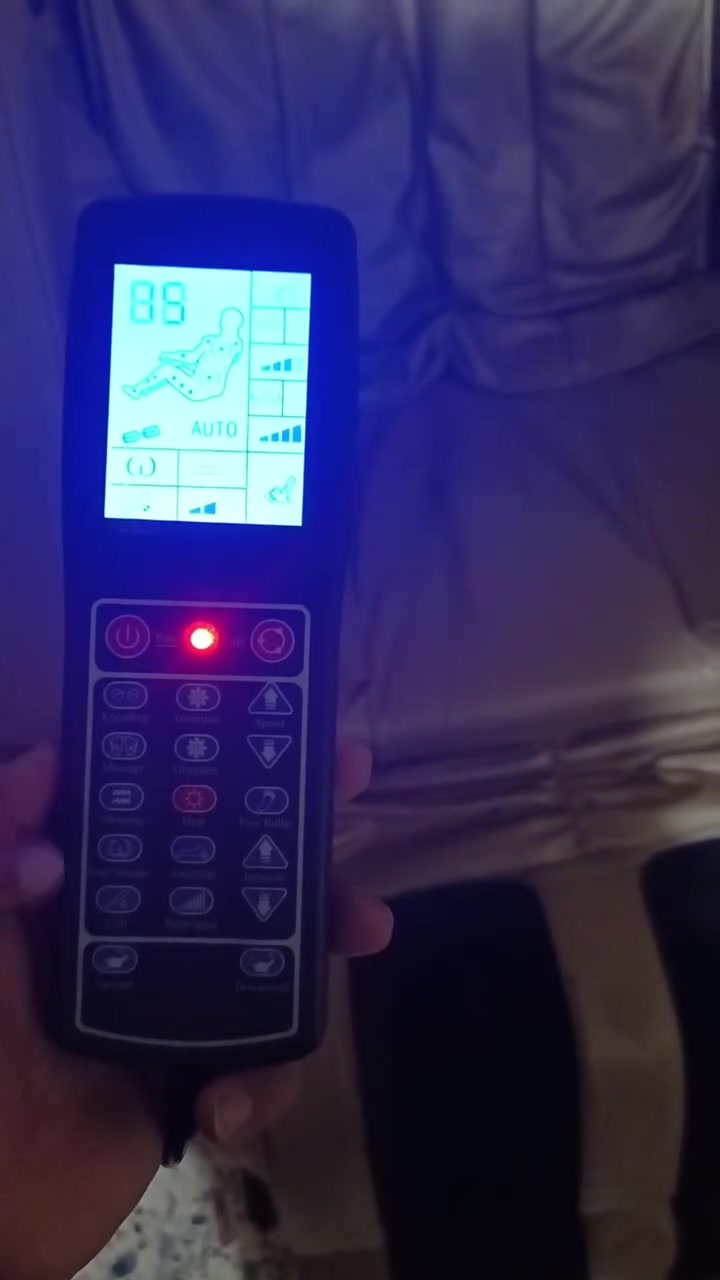كرسي مساج مثل ما اشوفون بل صوره الكرسي يخبل مكاني بغداد العبيدي السعر 250 وبي مجال ***********
