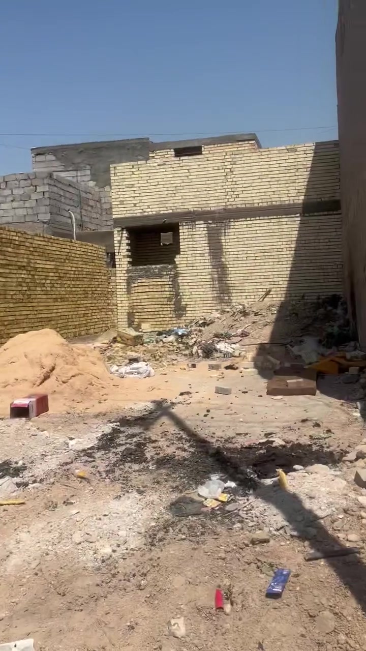 السلام عليكم 

القطعة للبيع ( الجمعية شارع ام البنين قرب مدرسة نبع المعرفه ) كافة الخدمات متوفرة مساحتها ( ١٠٠ م واجهيه ٨ م ) السعر خاص اتصل وتدلل ***********
