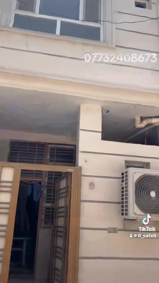 بيت للبيع المساحه 100متر طابقين حولي الكفيل مجاور قاعه فيروزه للاتصال ***********طابو 25
