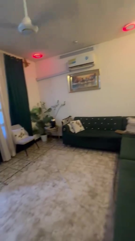 بيت للبيع المساحه 50متر بغداد الشعب حي البساتين للاستفسار ***********
