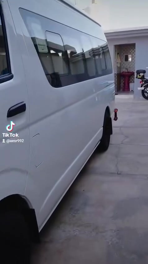 هايسه رقم اربيل   موديل ٢٤ تخم تاير دوشمه عامه  مكان ديالى  كفاله عامه  من الصبغ والضرب بس اكو بل بونيد بارد بدون فتح بدون جوي السعر ٣٤٥ رقم الهاتف ***********  ارجو عدم  بعد الساعه ١١ عشر ليلا   الي ما يعجب السعر  يذكر كلام طيب وان شاء الله  يشوف احسن وارخص الله يرزق الجميع
