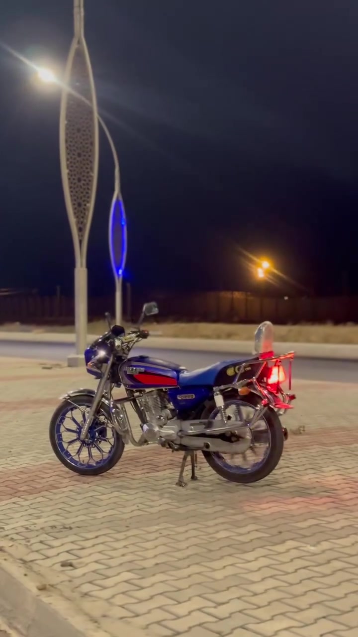 للبيع جني محرك 200 مامفتوح ولا مخلي عليه سبانه السعر700وبيه مجال  
*********** عنوان بيجي
