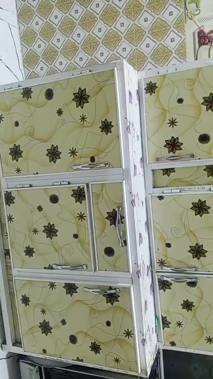 كاونتر مستعل 
سعره 200 وبي مجال 
للتواصل: ***********
