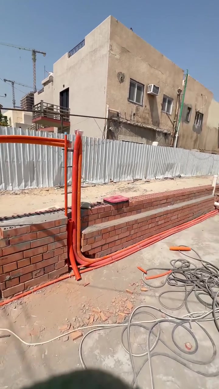 الحمدلله دائماً وأبداً 
جزء من اعمال كادر الباشا للكهرباء والتبريد في منطقة اليرموك عمل رفت  400 متر العمل مختلف عن باقي المواقع راح يكون الصب على شكل مرحلتين 
مد السليفات الرئيسية 
مد بايب الكاميرات والإنتركم 
مد بايب الإنارة الخارجية 
جميع المواد المستخدمة من شركة زيد الوفاء

"أمان عائلتك يبدأ من خلف الجدران!"شبكة الكهرباء المخفية هي أهم جزء في بيتك. لا تخاطر بسلامة عائلتك وتواصل مع كادر الباشا . نضمن لك تأسيس كهربائي آمن 100%، باستخدام أفضل المواد العازلة ومطابق للمواصفات والمقاييس العالمية.
للاستفسار اكثر يرجى التواصل على الأرقام التالية ***********/*********** او مراسلة الصفحة
