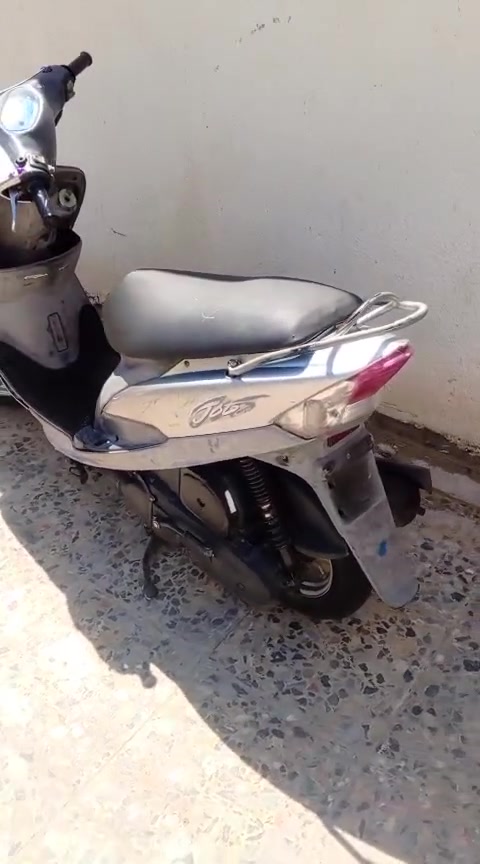 ماكس قجمه دراجه نظيفه وما بيها اي شيء ماكينه كارتون كفرات بلاديه ختم واحد دراجه ما مفتوحه سعر780 هذا رقمي ***********
