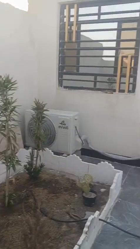 سلام وعليكم بيت زراعي للبيع
التفاصيل داخل الفيديو البيت بناء جديد يحتوي ع 3 غرف نوم وصحيات خارجي وداخلي ديوان خارجي مخزن مطبخ البيت كله سيراميك السقف سندويج البيت جديد واحلى من تصوير
المساحه 286 الوجهه 17 ونزال 17
العنوان الزبير دور الدواجن خلف علوه الاخوين
يحتوي على خطين ماء تحليه RO وماء اساله وكهرباء
السعر 40 وبي مجال
الاستفسار التواصل على رقم ***********
