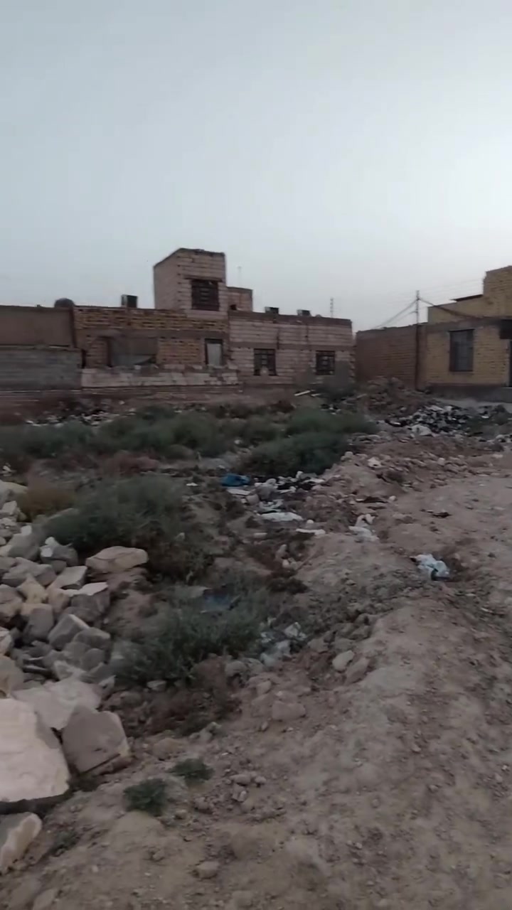 هيكل مُسقّف للبيع
📍 الموقع: الشموع – نهاية شارع المدارس ، خلف شارع (30).

📐 المساحة: 250 م²
📏 الواجهة: 10 م
📏 العمق: 25 م
السعر مناسب ٧٠ وبي مجال بسيط 
✅ هيكل مُسقّف ببناء درجة أولى.
✅ خريطة هندسية متعوب عليها ومصممة بعناية.
✅ موقع هادئ ومميز، مناسب لإكمال البناء حسب رغبتك.

للاستفسار والمعاينة، تواصلوا مع مكتب الضامن للعقار ذي قار سوق الشيوخ خنيطله شارع الكراج ***********
