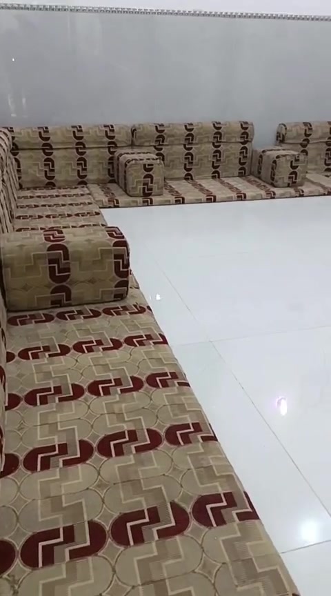 ديوان لبيع طول 6متار وعرض 3ونص مكان ناصرية مركز س 150وشراي يتصل***********
