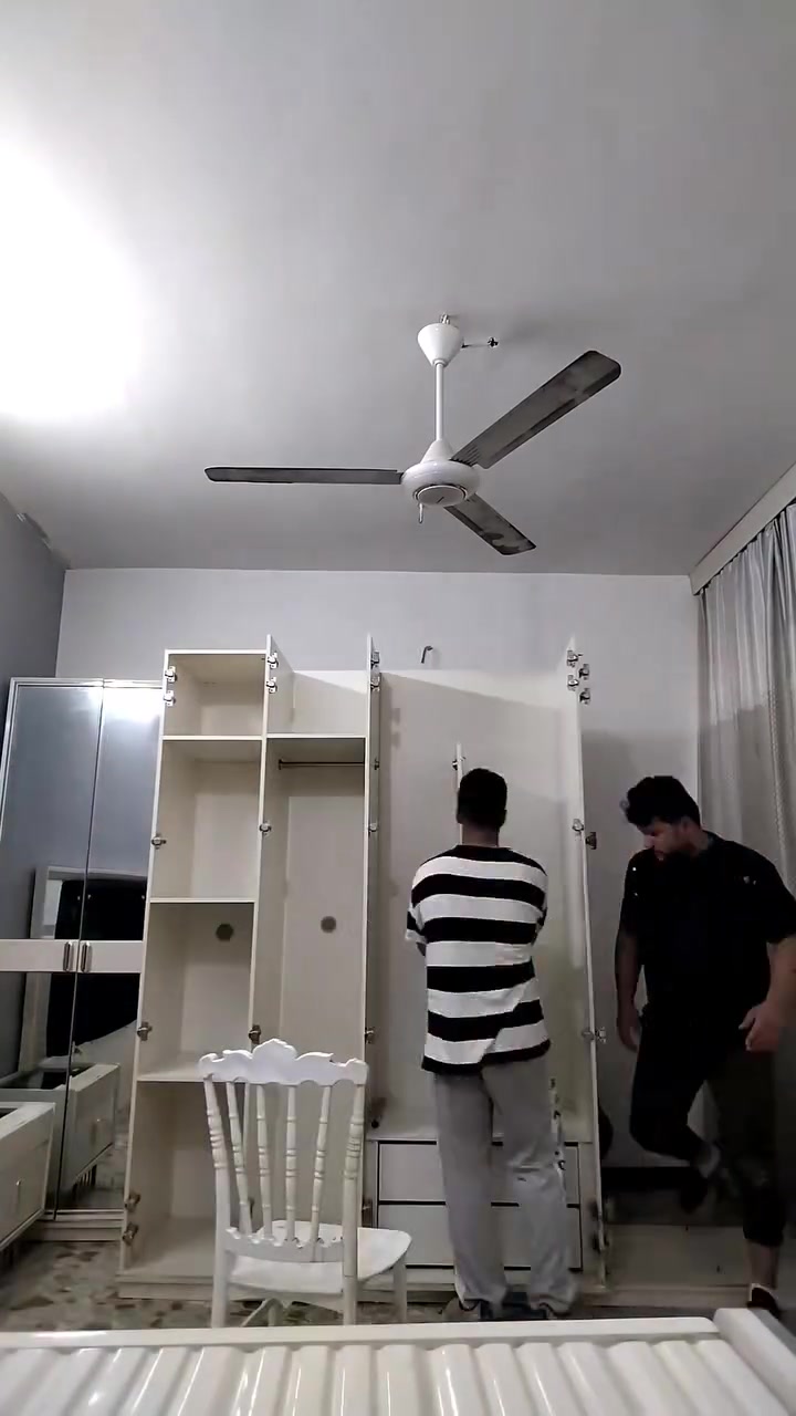 لنقل الاثاث العام🚚وتحويلات من بيت لبيت اخر🏠كادر متخصص بنقل الاثاث👷من سياره(كيا...وعمال 🌟ونجار🪚 لفتح وشد   الغرف(عراقيه-تركيه) مع فتحوشد الأجهزة الكهربائية ⚡️...  .. واذا تحب تغلف غراضك احنا *********** حاضرين🗞️ عليك بس تتصل📱
متوفر( --واتس اب)  او التصال نتشرف بحضرتكم 🌺
