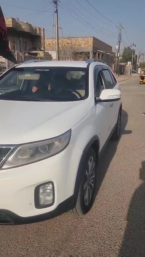 سورنتو 2014 ابيض خليجي مكفول محرك 2400 رقم أربيل انكليزي سنويه لحد 2031 اتصال *********** مكان السياره العماره
