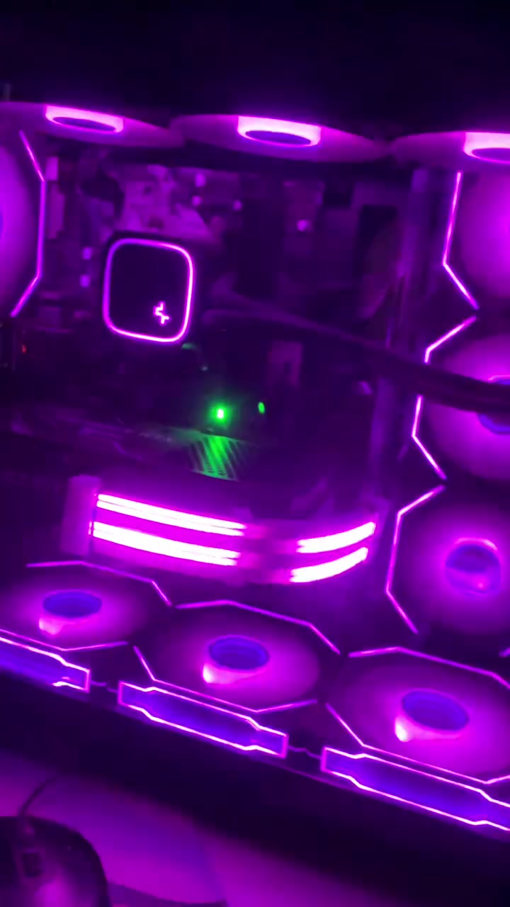 سلام عليكم pc للبيع كيس فقط
GPU      R5 5500
CPU      RTX 3060 12g
RAM      3200 8*2 16
HARD    M.2 250g  1T HDD 
MB         B450M-HDV
POWR   DEEP cooL 750 cold
AIO        DeepCool LE720  360  3 van

سعرها مليون 
للتواصل *********** واتساب !!
