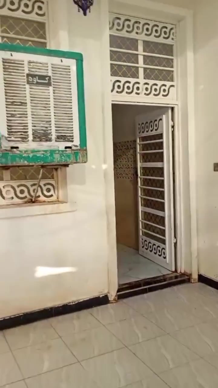 السلام عليكم
بيت للبيع في منطقة الكرادة طابو زراعي سند 25 مقابيل تارتان النخيل

( الجهة اليسرى)

قريب ع الشارع 

مساحة 170

بناء حديث طابوق 

الارضية رفت 

والسقف صب 

يتكون البيت من غرفتين نوم +مطبخ +استقبال+صاله +صحيات داخلية 
وصحيات خارجية 

اخوان أني مكلف بالنشر 

للتواصل والاستفسار اكثر الاتصال ع الرقم ‏‪***********‬‏
