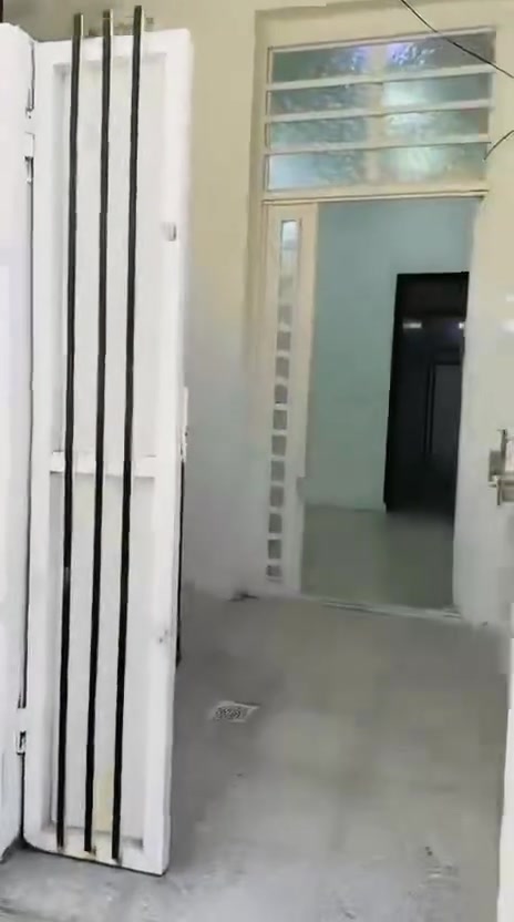 دار للبيع طابو ملك صرف مساحه ١٠٠ متر ٥ * ٢٠ يحتوي على وحدتين سكنيه درج خارجي مفصول في كل طابق صاله مع غرفتين نوم ومطبخ وخدمات بناء حديث ٢٠٢٤ ثعالبه ال٦٠٠٠ محله ٣٦٥ شارع المحطه قرب مركز صحي الثعالبه للاستفسار الاتصال بلرقم *********** واتس اب
