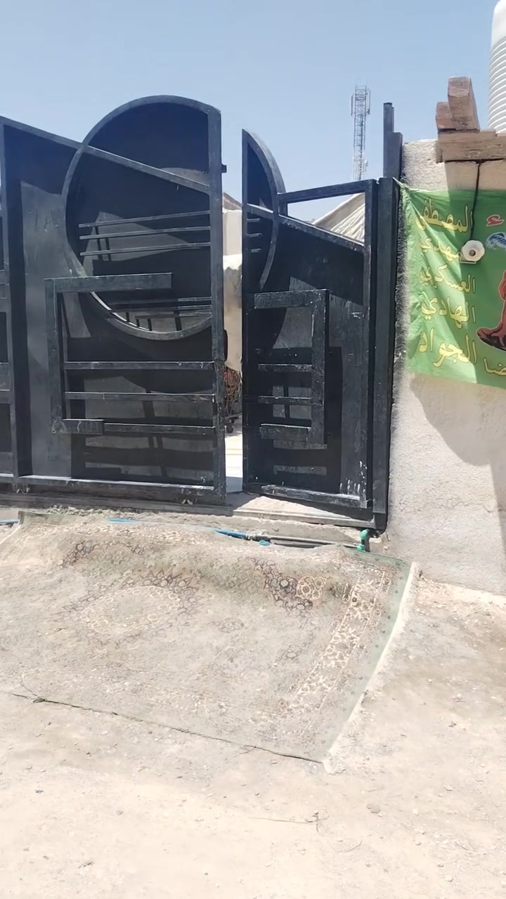 السلام عليكم بيت للبيع المساحه ١٦٠ متر كلشي مذكور بالفديو المكان طوريج الرجيبه مقابيل المحكمة السعر ٤٥ وبي مجال ***********
