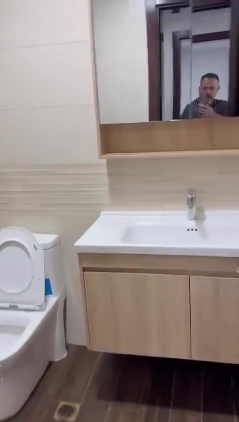 🏢 للبيع – مجمع بوابة العراق

📐 المساحة: 249 م²
🏢 البناية: 23
🏠 الطابق: الأول
🌳 الإطلالة: إطلالة على الزوراء
🔑 الحالة: جاهزة للسكن

📞 للتواصل:***********
