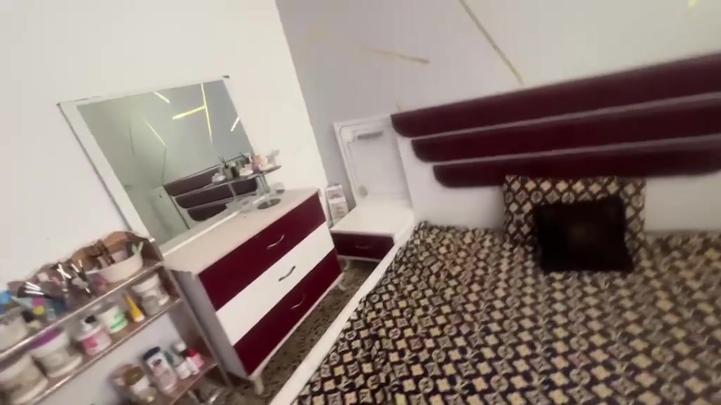 غرفة نوم • أثاث خشبي • ماكو تفاصيل