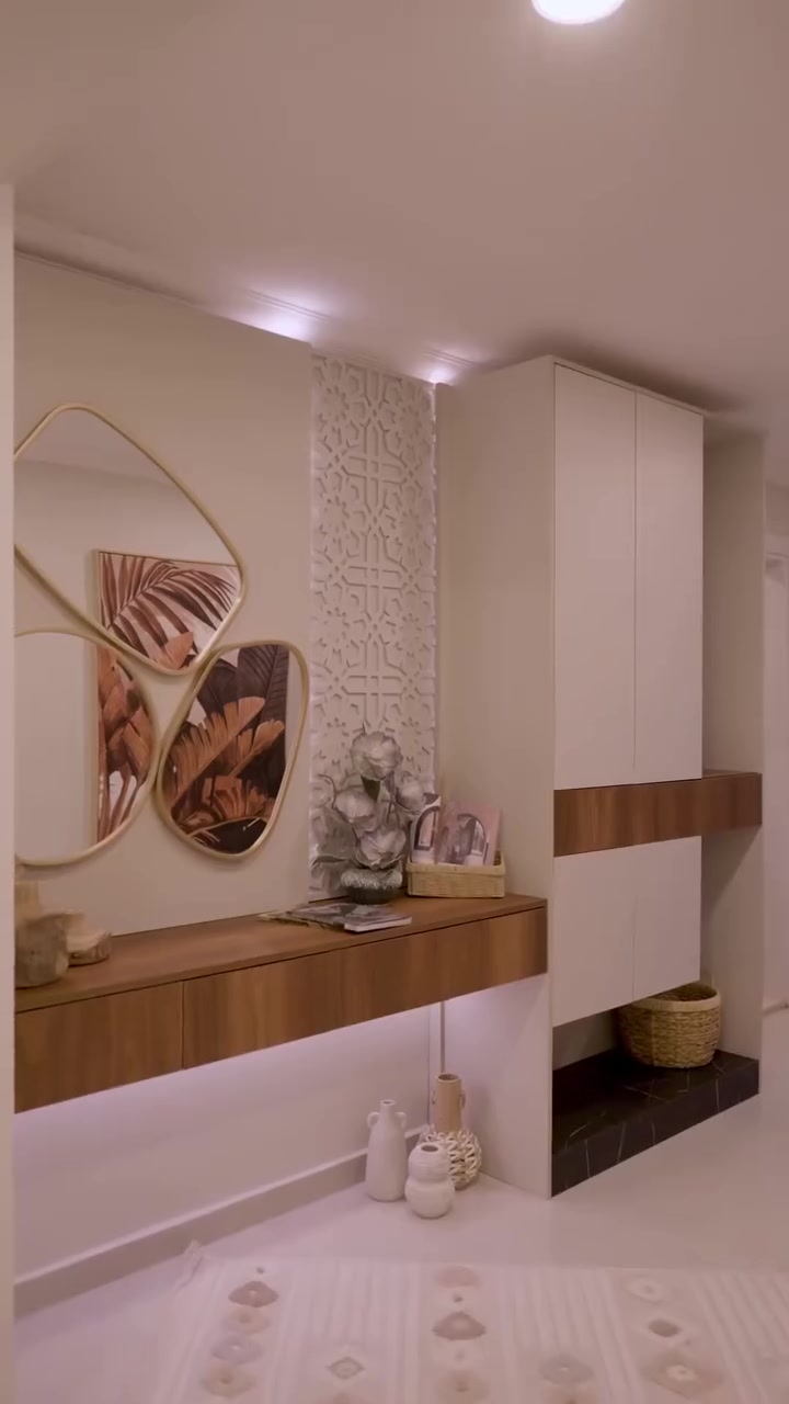 🏡 شقة فاخرة للايجار– مجمع الدلة السكني / الرمادي – شارع 100
قرب جامعة المعارف
فرصة مميزة للايجار شقة بتشطيب وكوالتي عالي جداً داخل أحد أرقى المجمعات السكنية في الرمادي.
📍 الموقع: مجمع الدلة السكني – شارع 100 سنتر الرمادي
📐 المساحة: 215 متر مربع
🏢 الطابق: الخامس
مواصفات الشقة:
3 غرف نوم واسعة
صالة كبيرة ومريحة
3 حمامات
سبالت5 تبريد مركزي 
2 بلكون كبير بإطلالة مميزة
كهرباء 24ساعه 
تشطيبات فاخرة وكوالتي بناء عالي جداً
تصميم عصري ومساحات عملية تناسب العائلة
الشقة جاهزة للسكن وتقع في مجمع يوفر بيئة سكنية راقية وخدمات متكاملة وبوابة راقيه
📞 للاستفسار والمعاينة يرجى التواصل على الرقم: (***********)واتساب
علما اني صاحب الشقة يعني ماكو دلاليه
