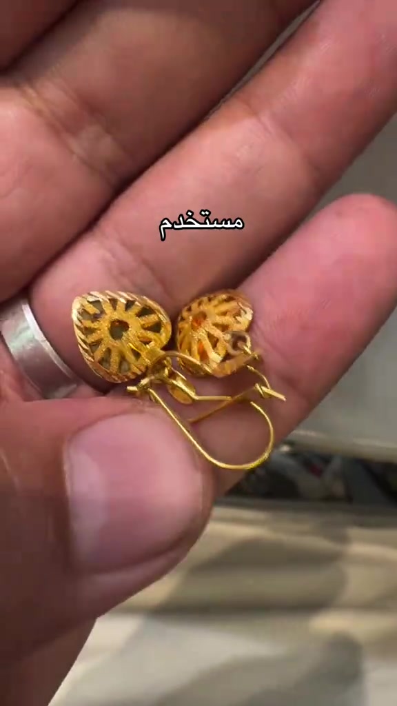 مستخدم • نظيف • محابس